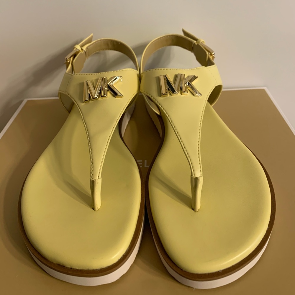 Michael Kors Jilly Flat Sandals - Picture 2 of 11